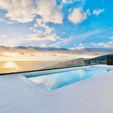 Vila Cales E Chadas By Your Madeira *