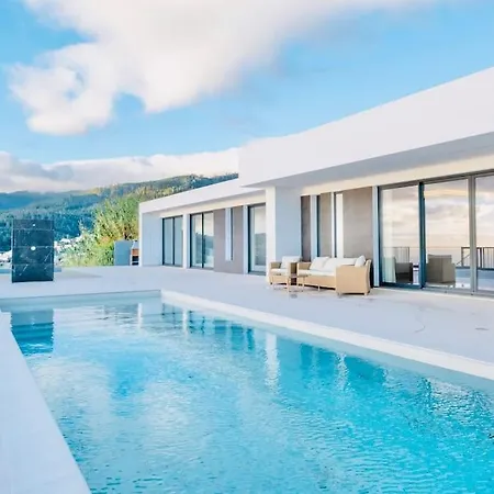 Holiday home Vila Cales E Chadas By Your Madeira *